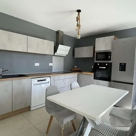 T3 Neuf Avec Terrasse Et Parking, Proche - Fr-1-308-210 르 라방두