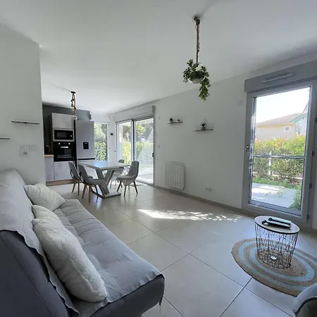 T3 Neuf Avec Terrasse Et Parking, Proche - Fr-1-308-210 Apartment