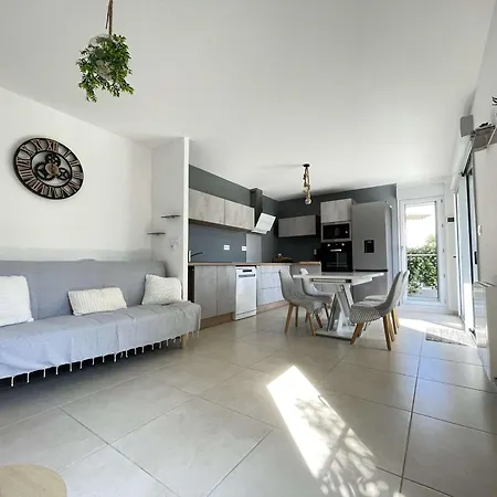 T3 Neuf Avec Terrasse Et Parking, Proche - Fr-1-308-210 아파트 *