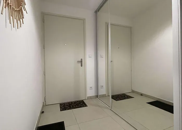 T3 Neuf Avec Terrasse Et Parking, Proche - Fr-1-308-210